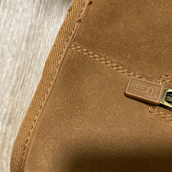 UGG CHESTNUT SHEARLING ZIP UP BOOTS BIG GIRLS SIZE 5 - Picture 3 of 11